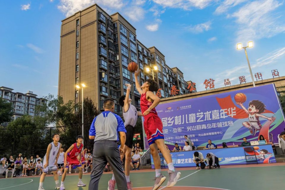 包含青少年篮球创新创业基地在全国多地落成，带动区域体育产业升级的词条